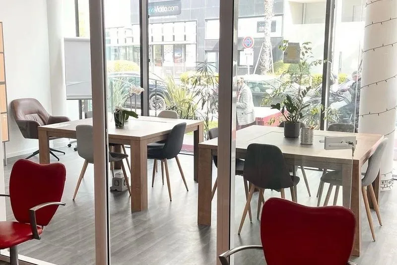 Bureau avec vue, centre d'affaires Antibes