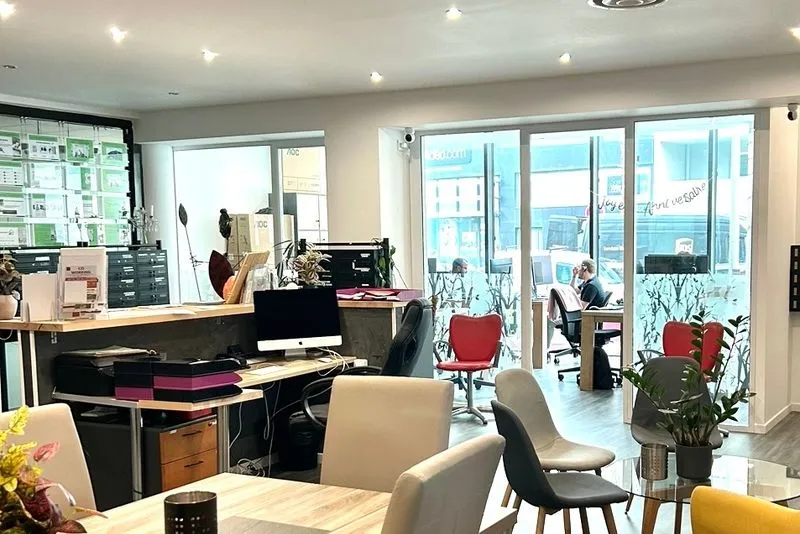 Coworking et bureaux au centre d'affaires